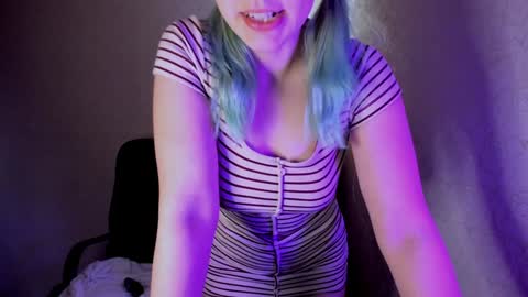 Snapshot of your_godesses chatting on December 3, 2024, 4:17 pm Cora online show from December 3, 2024, 4:17 pm