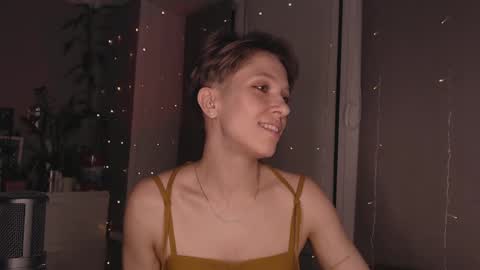 Snapshot of your_hot_ex chatting on February 7, 2025, 8:53 pm Alex and Kris long hair online show from February 7, 2025, 8:53 pm