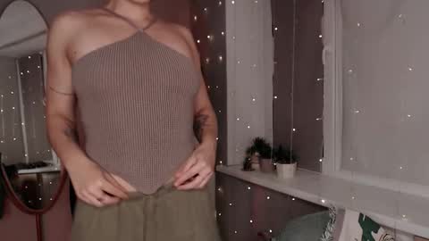 Snapshot of your_hot_ex chatting on October 10, 2025, 9:14 pm Alex and Kris long hair online show from October 10, 2025, 9:14 pm