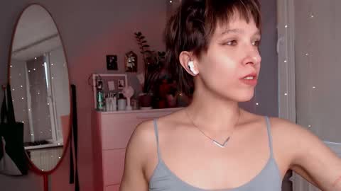 Snapshot of your_hot_ex chatting on October 22, 2025, 1:33 pm Alex and Kris long hair online show from October 22, 2025, 1:33 pm
