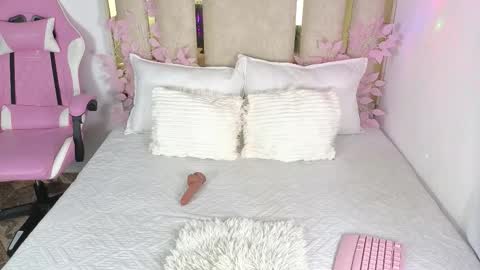 Snapshot of your_isa chatting on January 7, 2026, 12:57 am Isa online show from January 7, 2026, 12:57 am