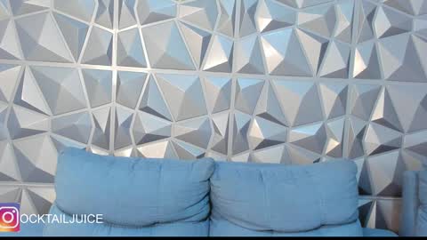 your_juice_ocktail online show from September 22, 2025, 7:05 pm