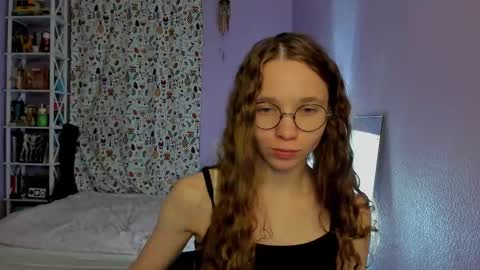 Snapshot of your_leslie chatting on September 10, 2025, 1:05 am Leslie online show from September 10, 2025, 1:05 am