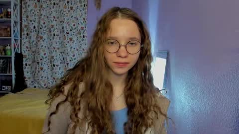 Snapshot of your_leslie chatting on September 23, 2025, 11:19 pm Leslie online show from September 23, 2025, 11:19 pm