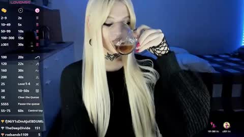 Eva online show from March 5, 2025, 9:48 pm