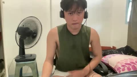 Snapshot of your_love_josh chatting on November 5, 2025, 10:43 pm your_love_josh online show from November 5, 2025, 10:43 pm