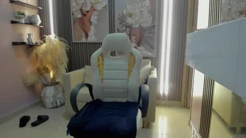 NATASHA online show from May 6, 2026, 11:32 pm