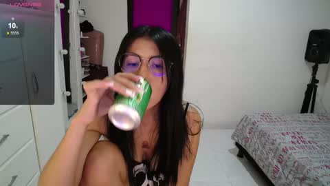 Snapshot of your_slutty_doll_ chatting on February 10, 2025, 4:52 am Danna  online show from February 10, 2025, 4:52 am