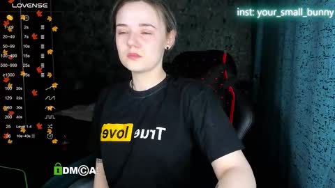 Molly online show from December 2, 2025, 2:06 am