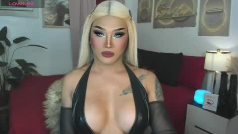 TRICXIEBELLE online show from April 8, 2026, 8:53 pm