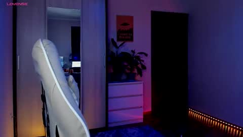 Anikka online show from October 2, 2025, 5:31 pm