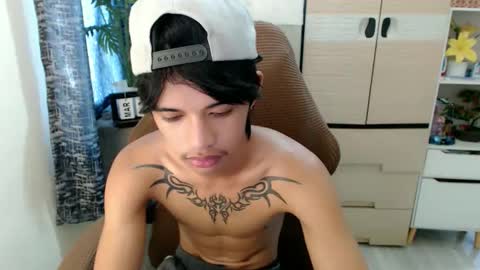 yourasian_eric online show from March 27, 2026, 2:17 am