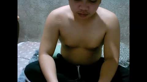 yourasian_lover29 online show from February 26, 2026, 1:43 pm