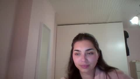 yourbella37 online show from May 4, 2026, 9:22 pm