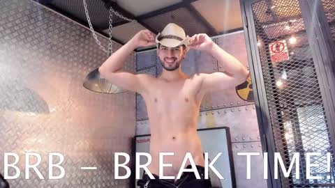 YOURBOYNEXTDOOR online show from December 6, 2024, 11:33 am