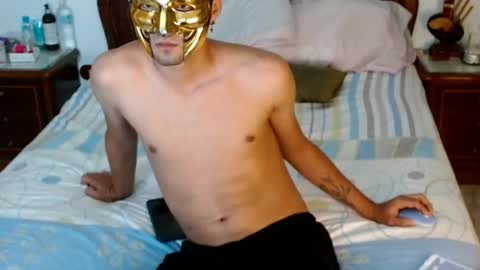 yourcouplehot online show from November 9, 2025, 7:50 am