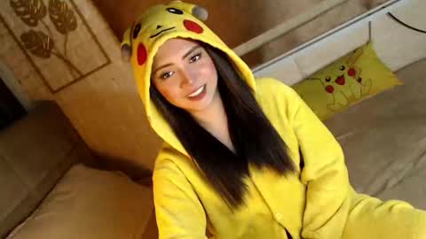 JEN  online show from December 19, 2025, 8:43 am