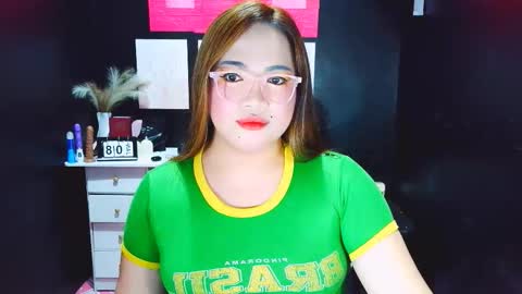 yourdirtygirl_lyla online show from January 9, 2026, 2:25 am