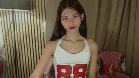 Snapshot of yourfavoratevivian chatting on February 8, 2026, 8:34 pm Vivian online show from February 8, 2026, 8:34 pm