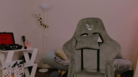 Chloe online show from January 30, 2025, 7:59 pm