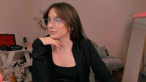 Chloe online show from February 1, 2025, 9:08 pm