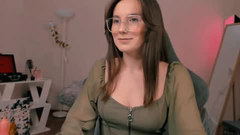 Chloe online show from February 5, 2025, 8:35 pm