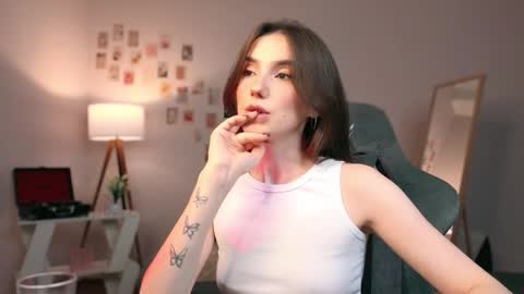 Chloe online show from September 11, 2025, 8:20 pm