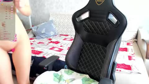 yourgirl_044 online show from February 22, 2026, 11:09 am