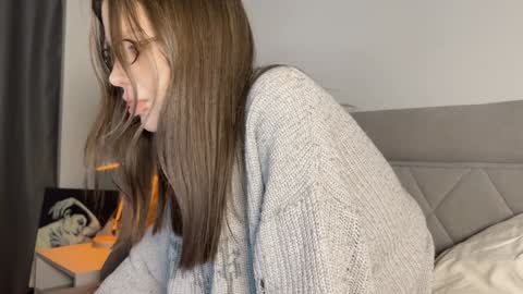 Snapshot of yourher0in chatting on December 27, 2024, 2:12 pm Aida online show from December 27, 2024, 2:12 pm