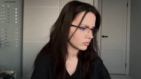 Snapshot of yourher0in chatting on February 23, 2025, 11:44 am Aida online show from February 23, 2025, 11:44 am