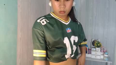 Mauie  online show from April 18, 2026, 1:42 am