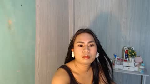 Mauie  online show from May 15, 2026, 11:12 pm