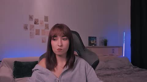 Snapshot of yourjullymoon chatting on October 19, 2025, 6:30 pm Jully online show from October 19, 2025, 6:30 pm