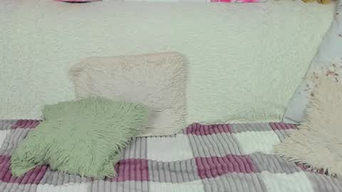 yourkriss_new1 online show from November 5, 2025, 6:41 pm