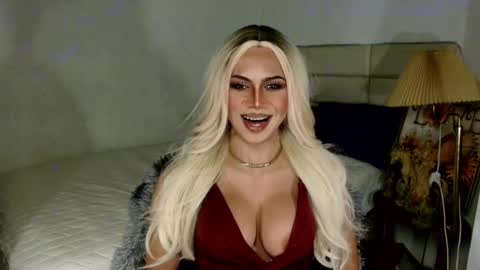 Chloe online show from December 5, 2025, 2:03 pm