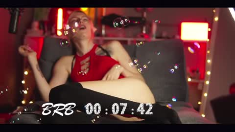 Snapshot of yourprettykate_ chatting on December 6, 2024, 7:54 am online show from December 6, 2024, 7:54 am