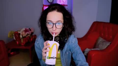 yours_sunny online show from February 22, 2025, 11:02 am