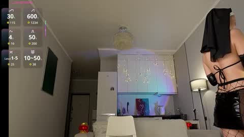 Luminous Luna online show from February 8, 2026, 1:25 pm