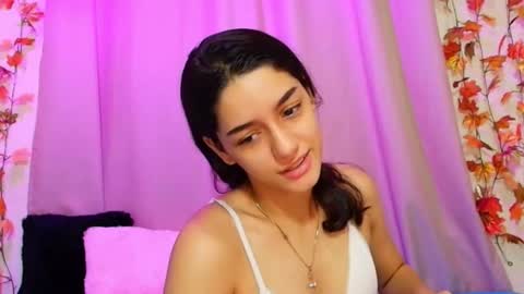 Snapshot of yoursexy18lover chatting on December 2, 2025, 10:31 am Lina and roberth online show from December 2, 2025, 10:31 am