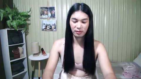 Snapshot of yoursubmissive_larah chatting on April 10, 2026, 11:48 am yoursubmissive_larah online show from April 10, 2026, 11:48 am