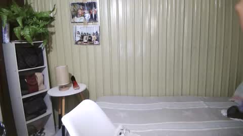 Snapshot of yoursubmissive_larah chatting on April 13, 2026, 9:15 am yoursubmissive_larah online show from April 13, 2026, 9:15 am