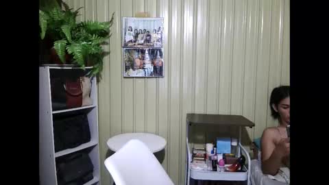 Snapshot of yoursubmissive_larah chatting on May 12, 2026, 5:26 am yoursubmissive_larah online show from May 12, 2026, 5:26 am