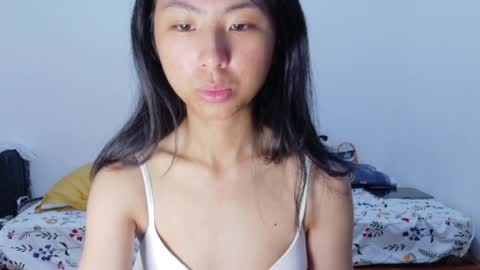 Snapshot of yoursweetestkiwi chatting on April 22, 2026, 2:36 am Kiwi online show from April 22, 2026, 2:36 am