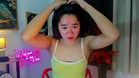 yourtinybunny online show from November 5, 2025, 10:59 am