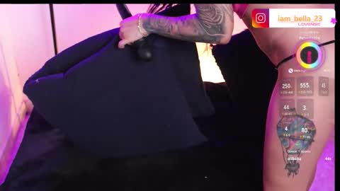 Bella- Independert Model online show from October 10, 2025, 7:35 pm