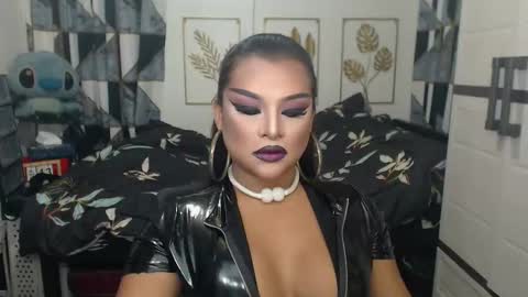 Snapshot of yourtrannyqueenxxx chatting on September 12, 2025, 10:21 pm Anastacia Grey  online show from September 12, 2025, 10:21 pm