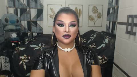 Snapshot of yourtrannyqueenxxx chatting on September 15, 2025, 11:16 pm Anastacia Grey  online show from September 15, 2025, 11:16 pm