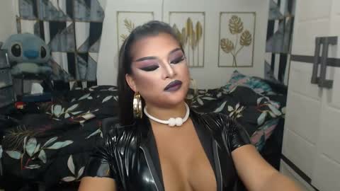Snapshot of yourtrannyqueenxxx chatting on September 17, 2025, 11:17 pm Anastacia Grey  online show from September 17, 2025, 11:17 pm