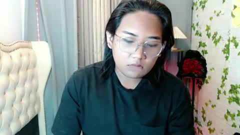 Snapshot of yourtransjeen chatting on December 22, 2025, 4:20 am Jeen online show from December 22, 2025, 4:20 am