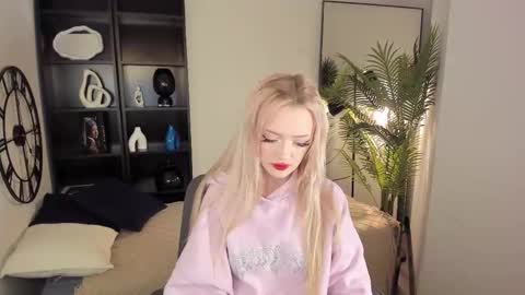 Emily online show from October 12, 2025, 10:09 pm